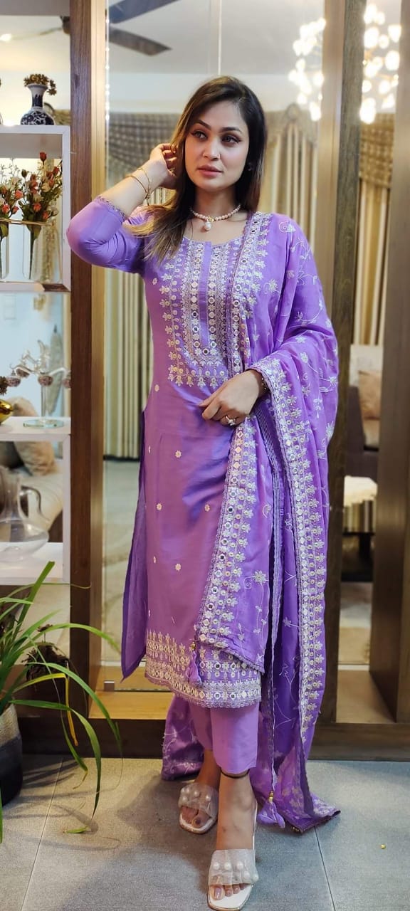 সেলোয়ার কামিজ